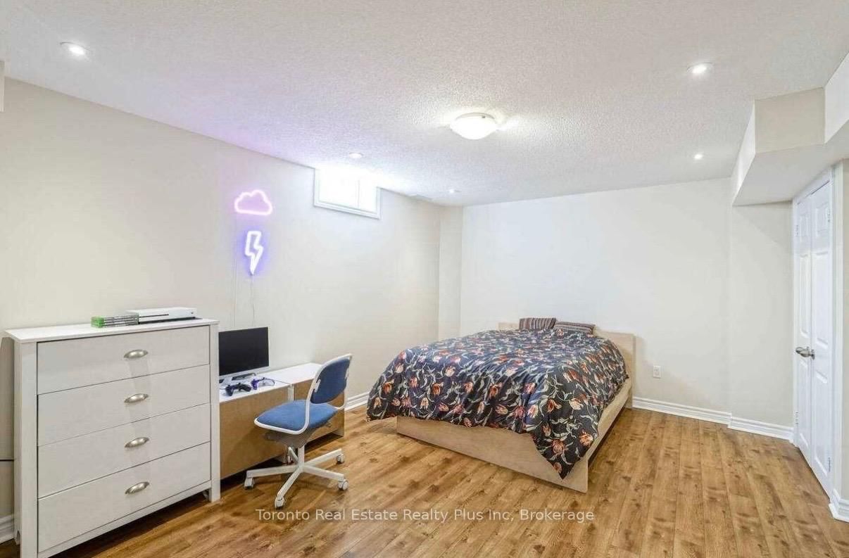 #Lower - 42 Crystalview Crescent, Brampton 5