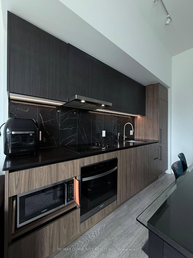 122 - 1100 Sheppard Avenue W
