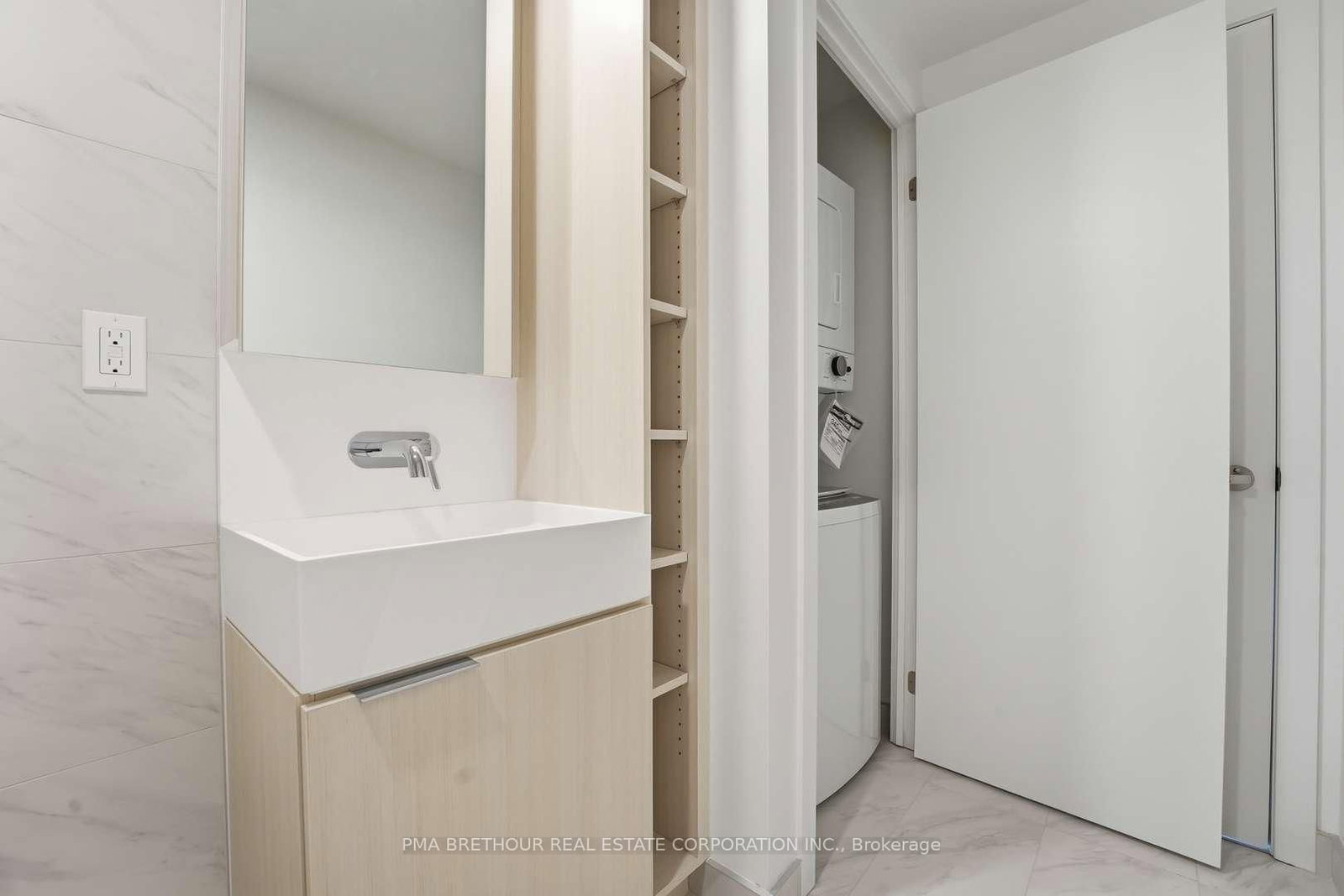 370 Martha Street • #909 • Burlington, ON photo 9
