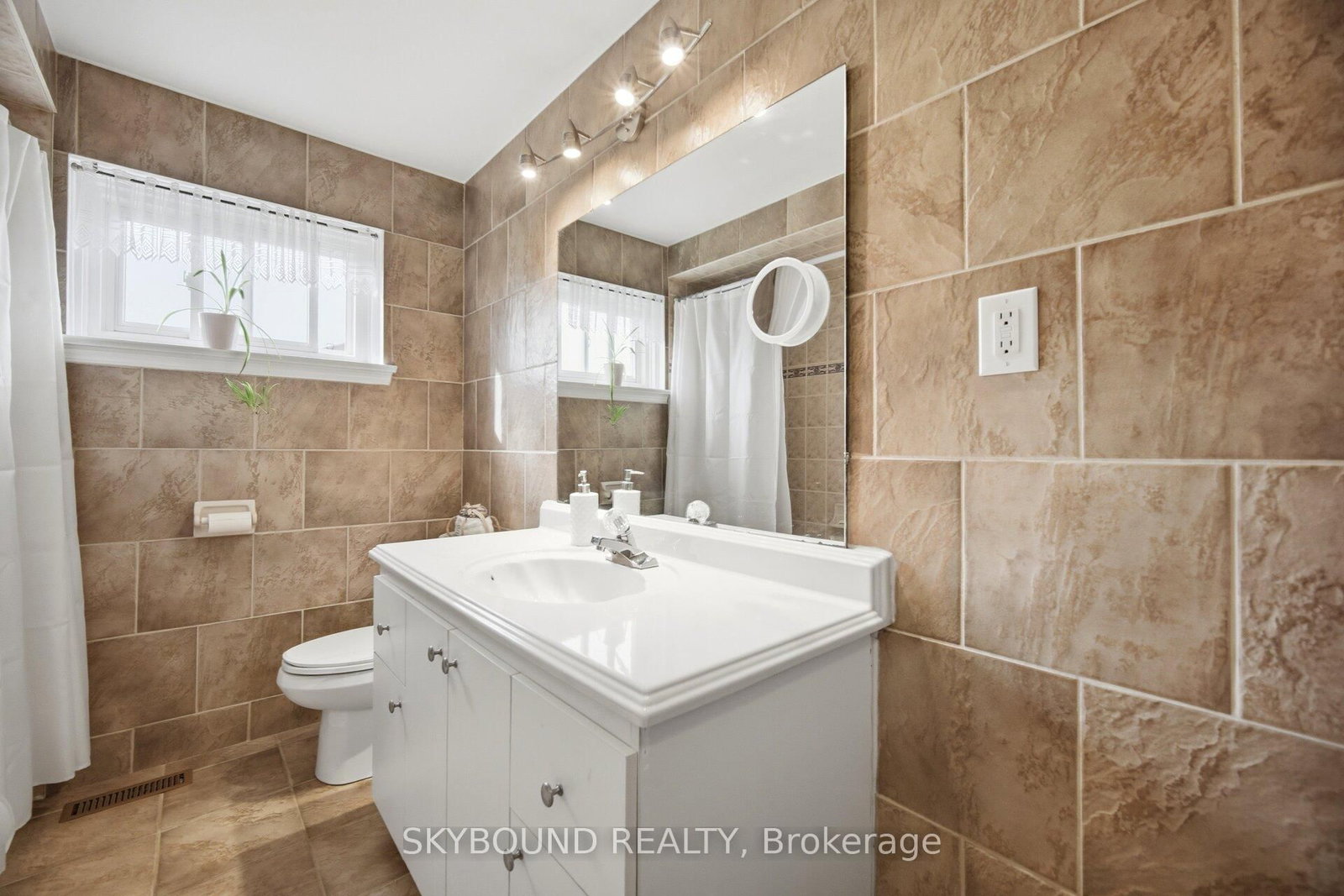 7217 Fayette Circle • Mississauga, ON photo 16