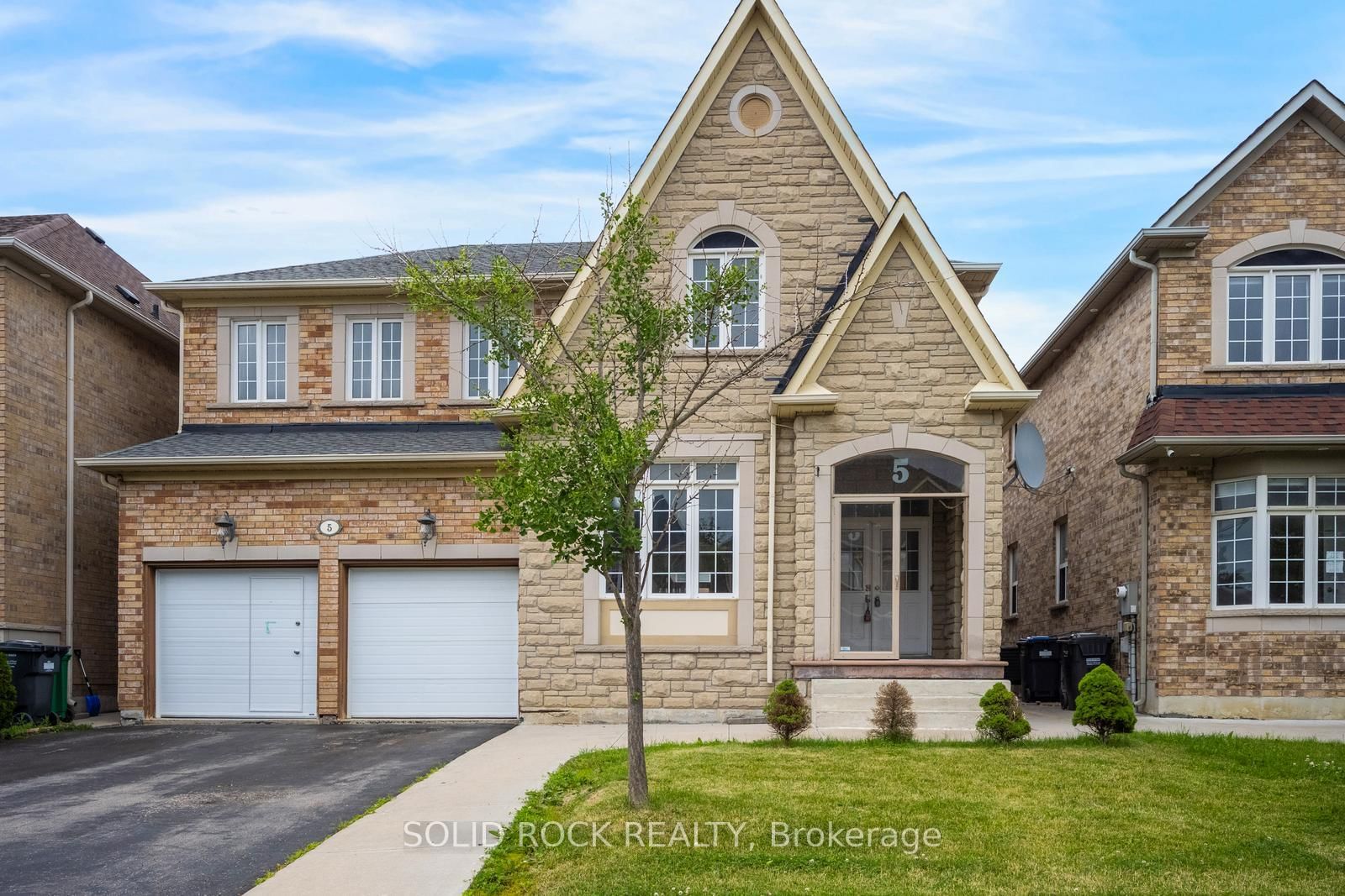 Detached House for sale at 5 Freshspring Drive, Brampton, Ontario, L6R 3H6 - Sandringham-Wellington - MLS: W13586694