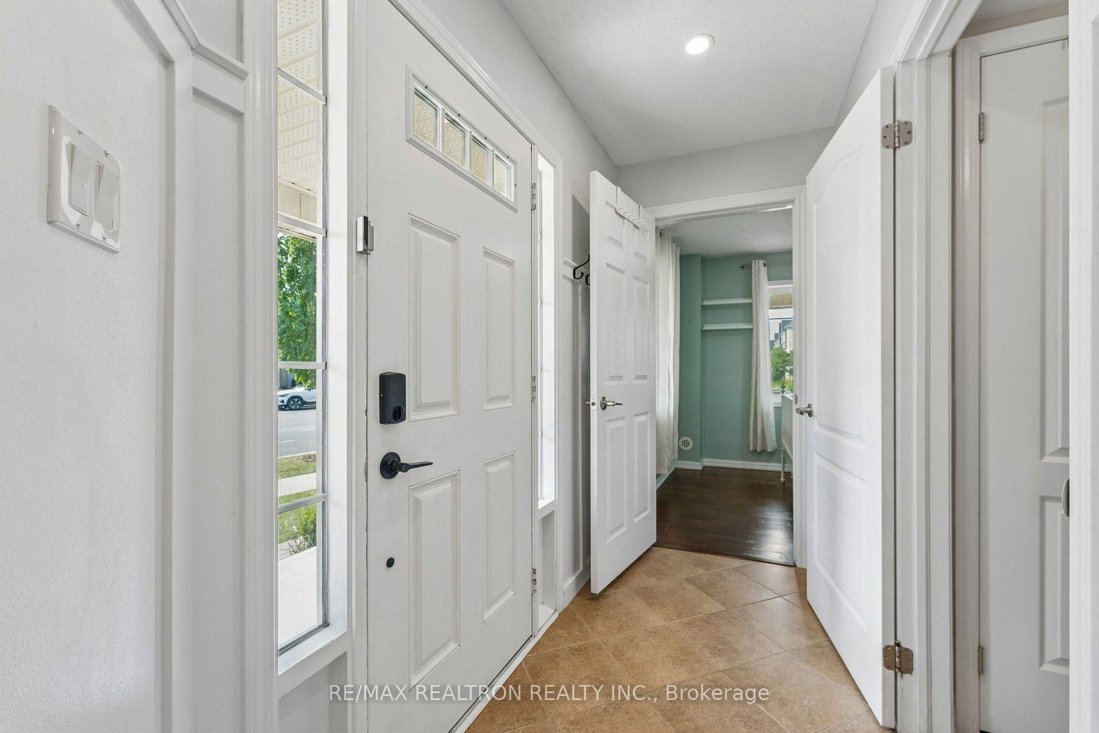 800 Fowles Court • Milton, ON photo 8