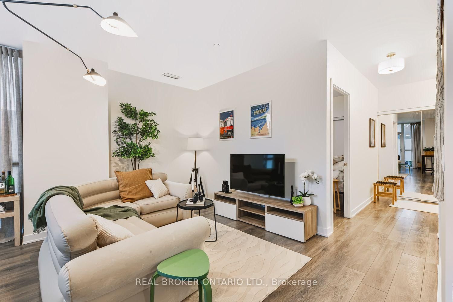 4633 Glen Erin Drive • #108 • Mississauga, ON photo 3