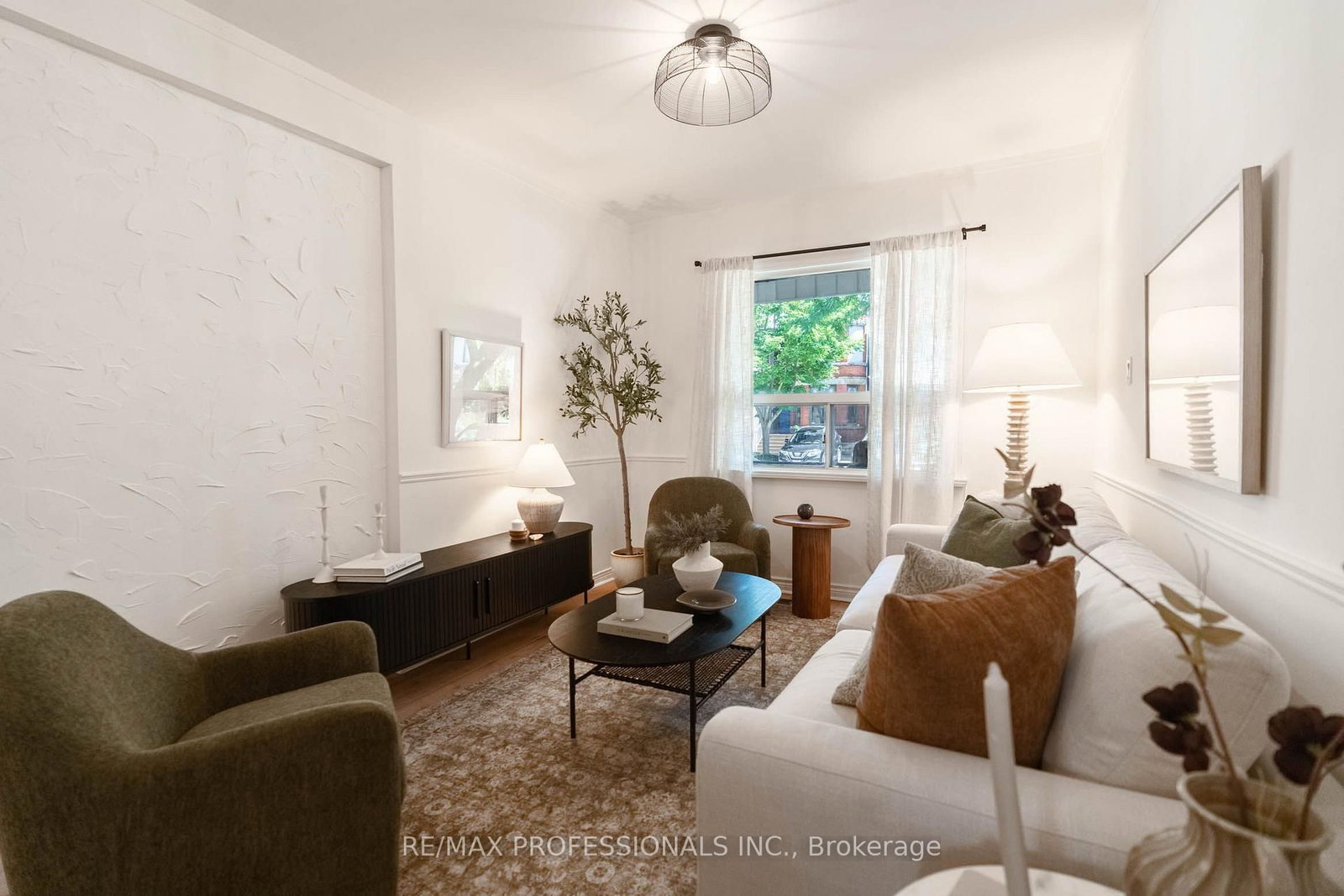 358 Pacific Avenue • Toronto, ON photo 4