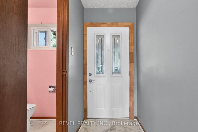 26 - 1951 Rathburn Road E