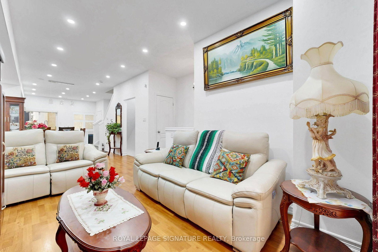 51 Piggott Mews • Toronto, ON photo 12