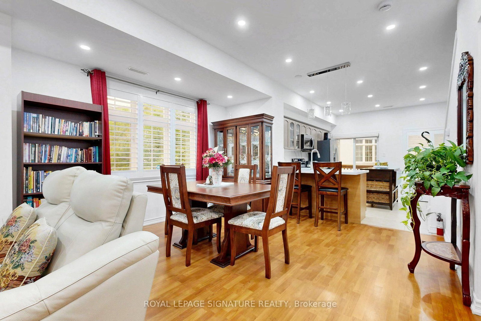 51 Piggott Mews • Toronto, ON photo 13