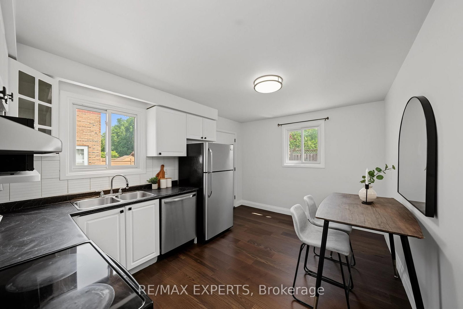 25 Riverton Drive • Toronto, ON photo 16