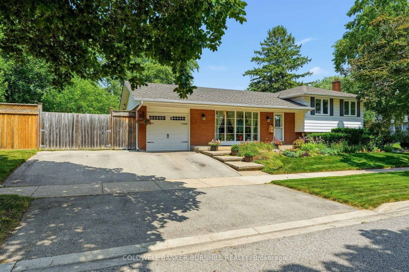 569 Parkside Crescent