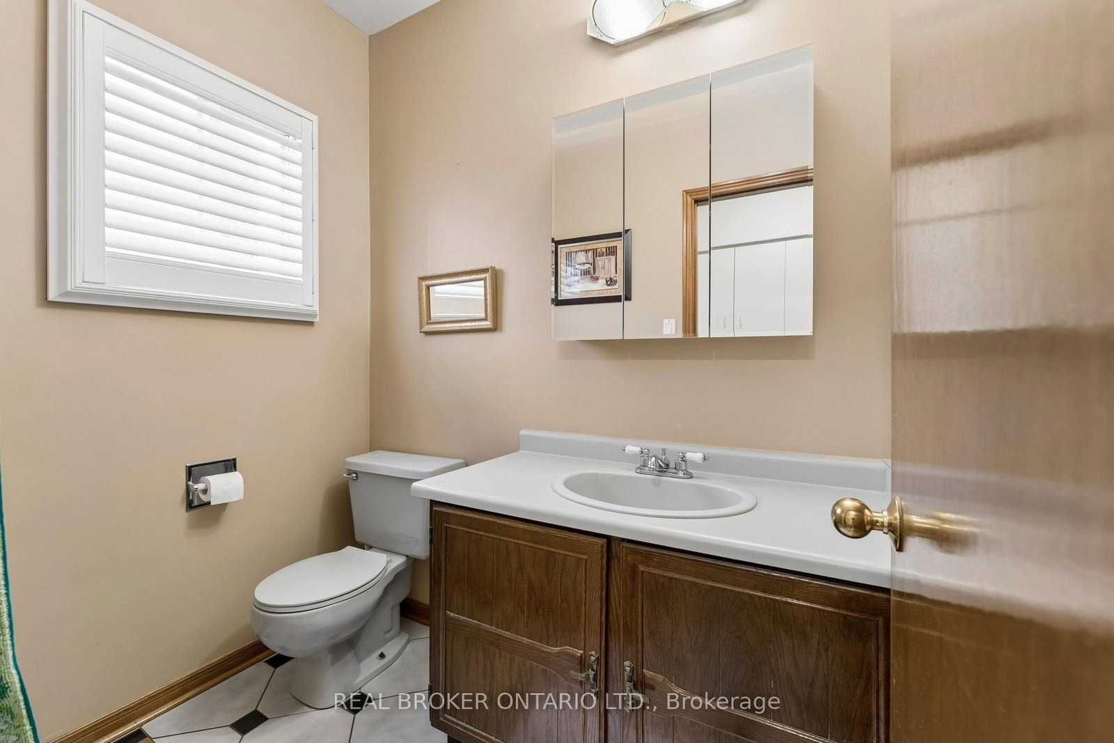 102 Coronation Circle • Brampton, ON photo 19