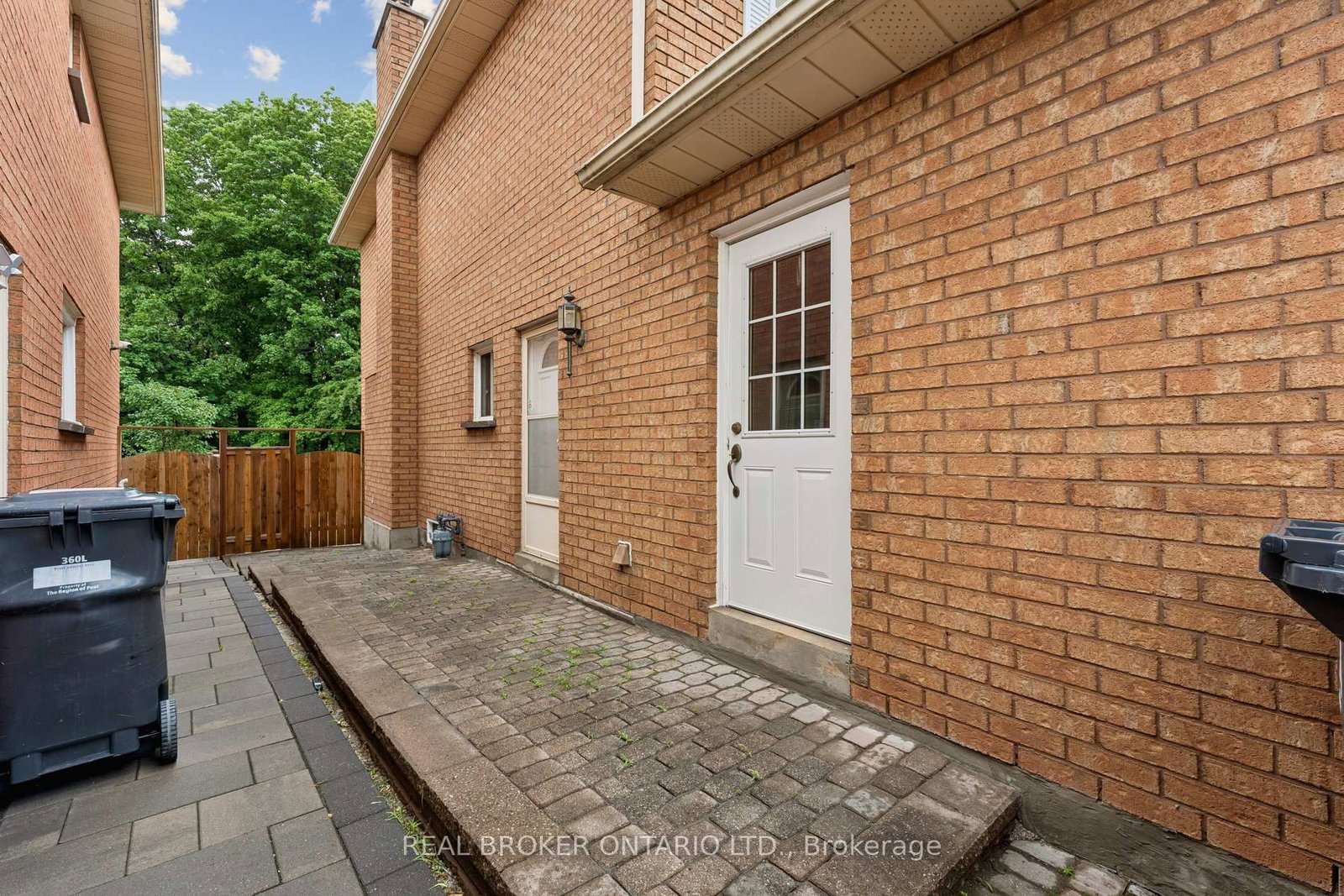 102 Coronation Circle • Brampton, ON photo 41
