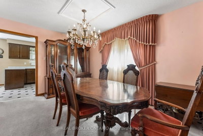 102 Coronation Circle • Brampton, ON photo 9