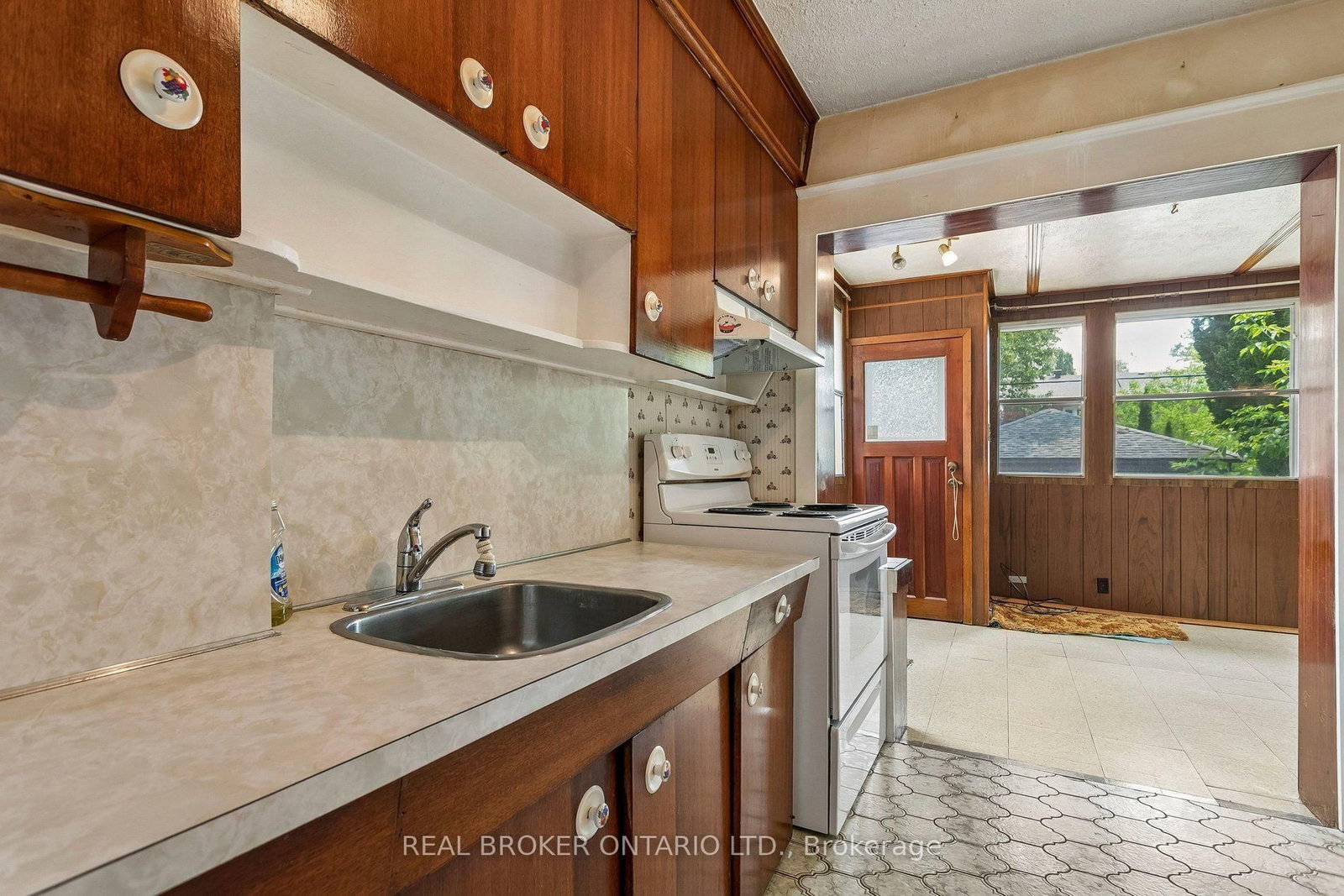 401 Willard Avenue • Toronto, ON photo 17