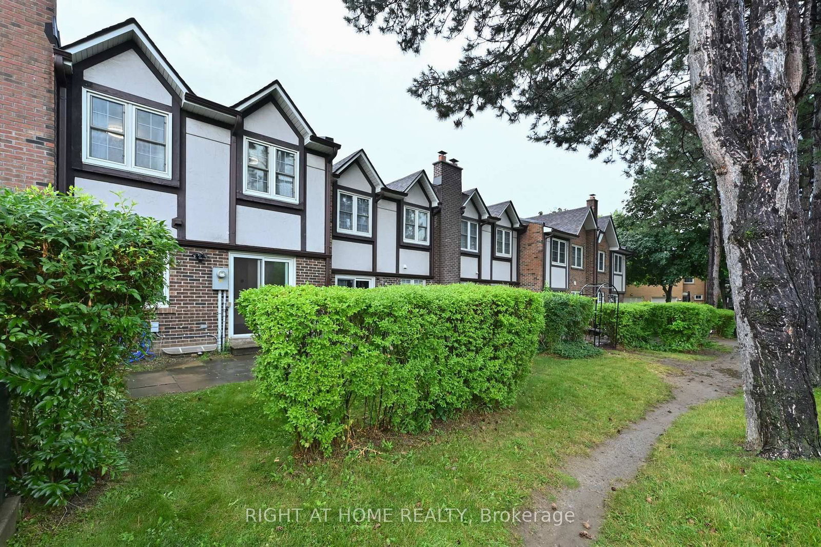 2120 Rathburn Road E • #32 • Mississauga, ON photo 31