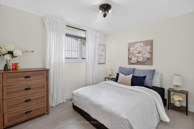 236 Hammersmith Court • Burlington, ON photo 5