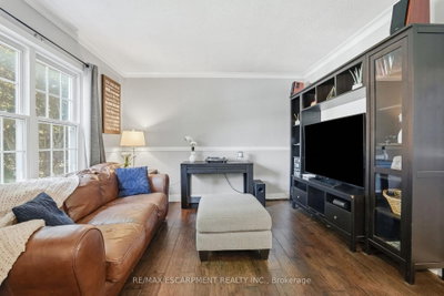 613 Clark Avenue — photo 5