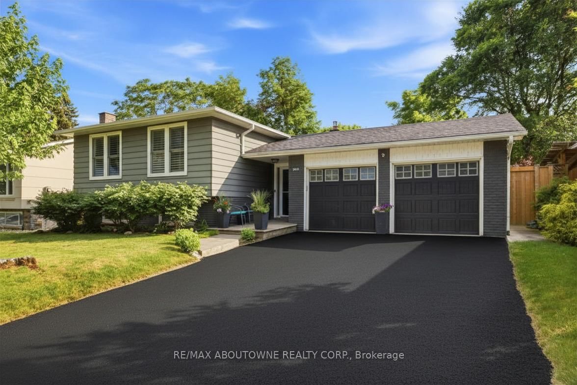 2501 Yarmouth Crescent • Oakville, ON photo 1