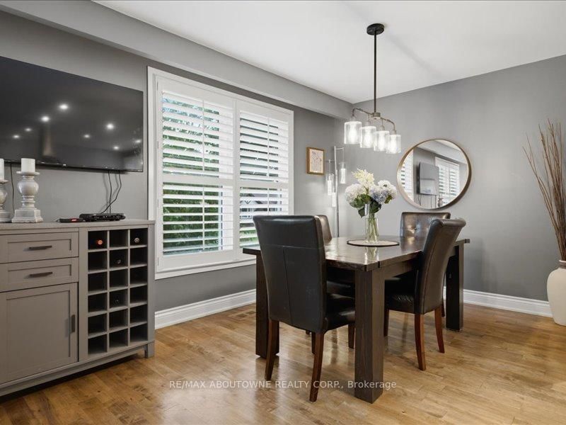 2501 Yarmouth Crescent • Oakville, ON photo 11