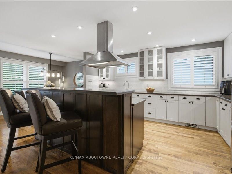 2501 Yarmouth Crescent • Oakville, ON photo 14