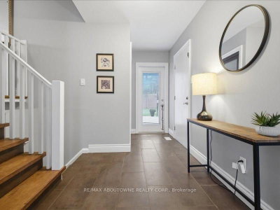 2501 Yarmouth Crescent • Oakville, ON photo 5