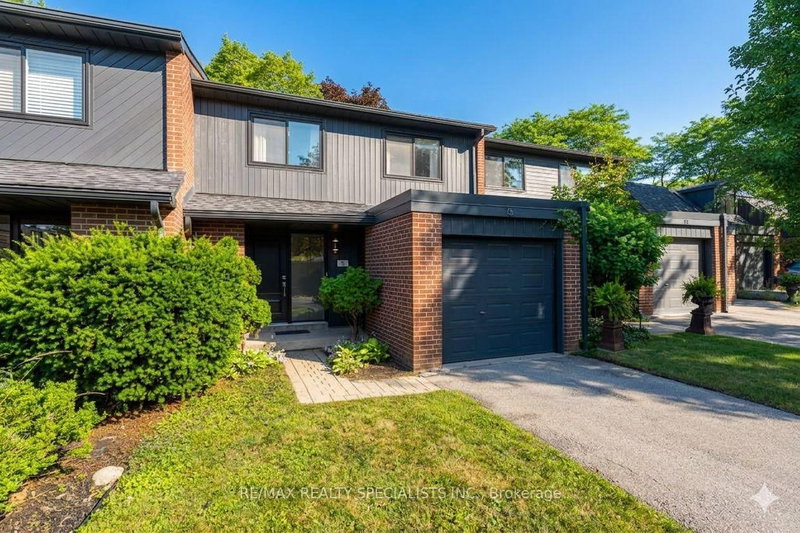 75 - 20 Mineola Road E