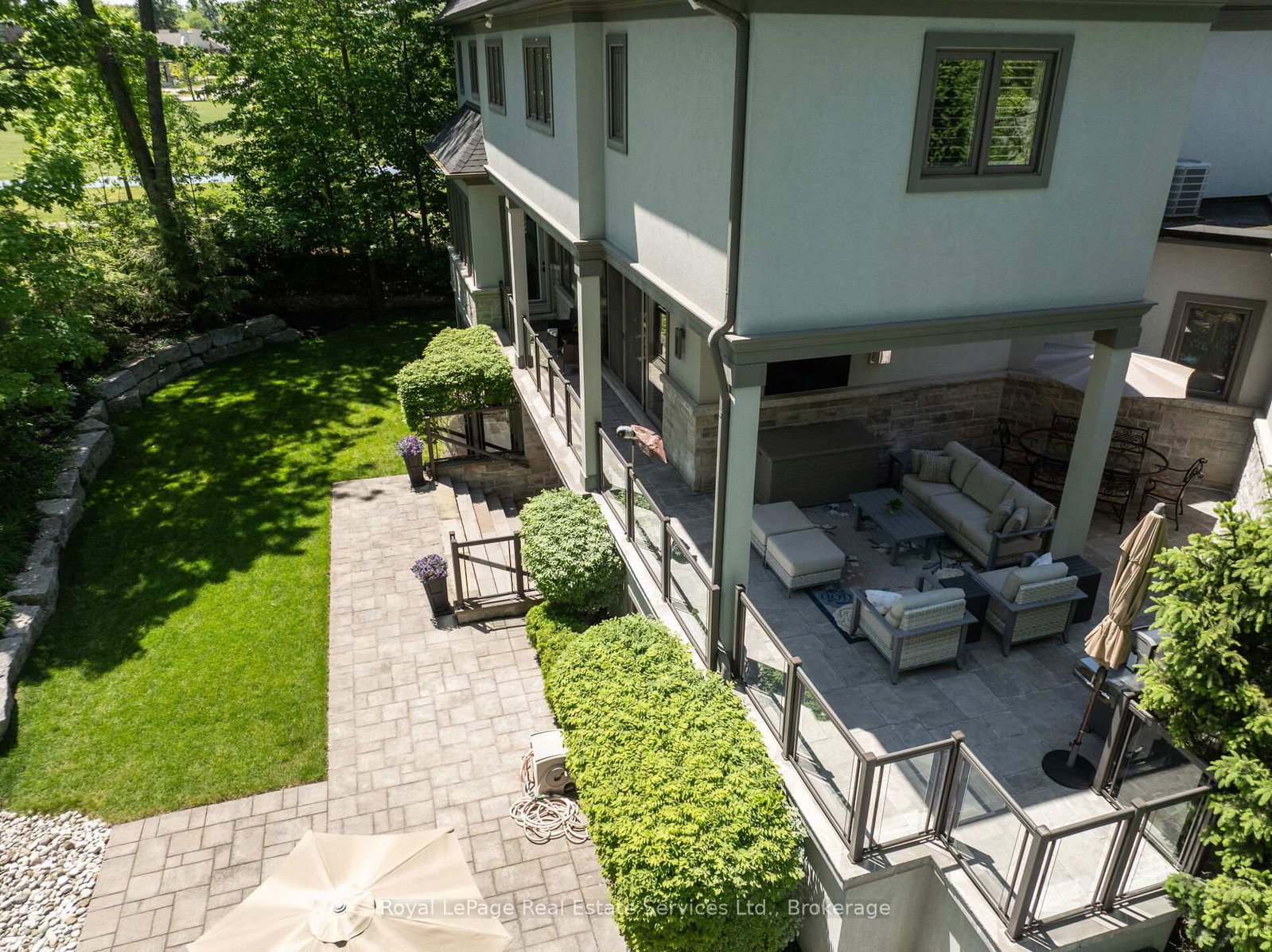 456 W Lakeshore Road • Oakville, ON photo 17