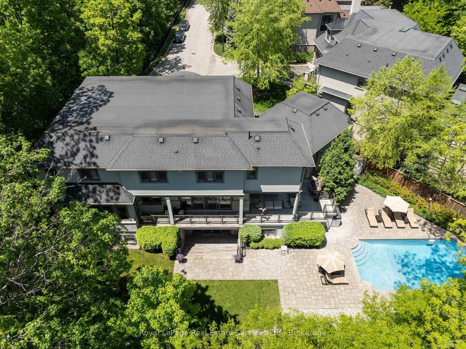456 W Lakeshore Road • Oakville, ON photo 18