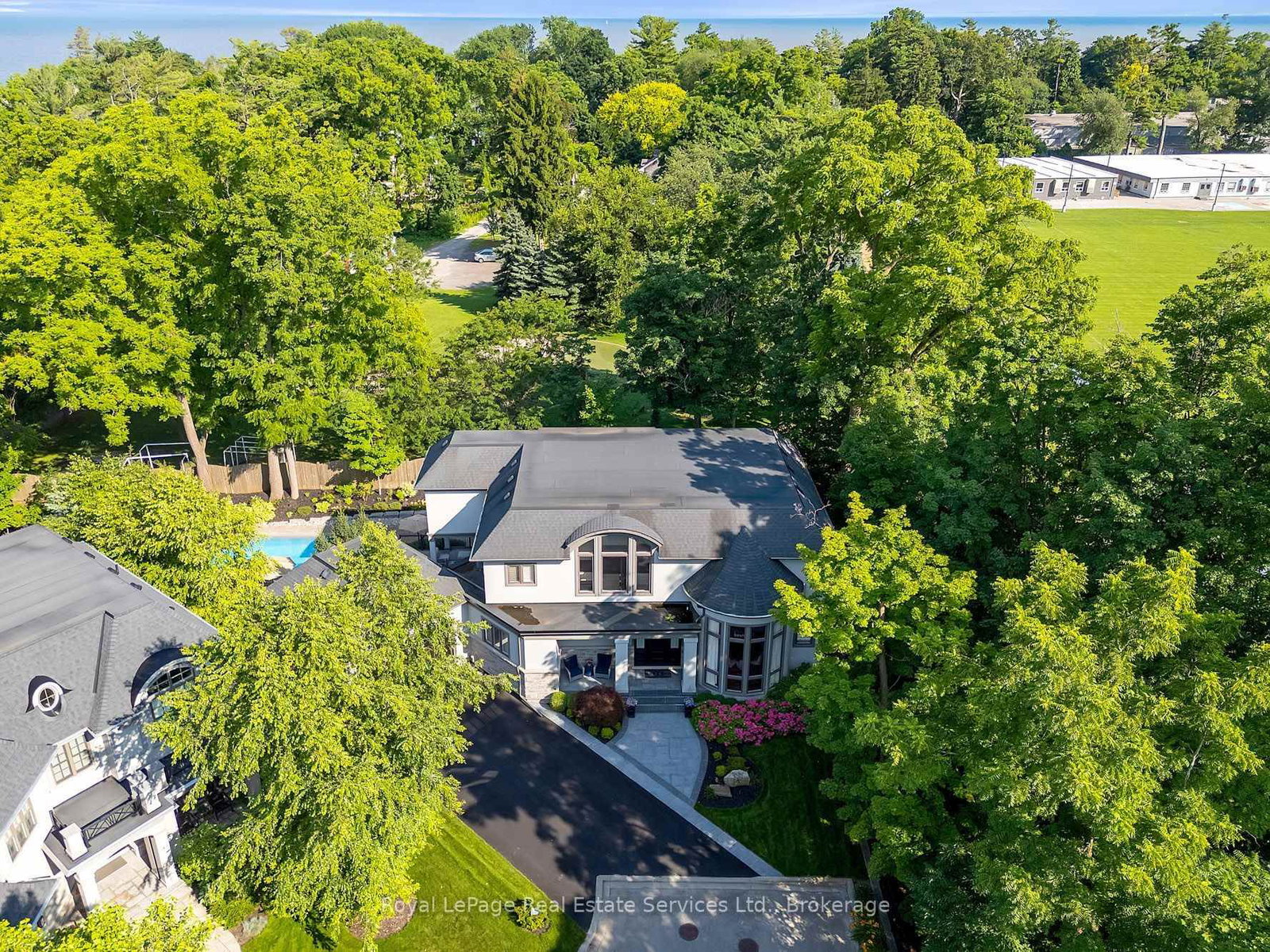 456 W Lakeshore Road • Oakville, ON photo 50
