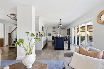 2171 Devlin Drive • Burlington, ON photo 3