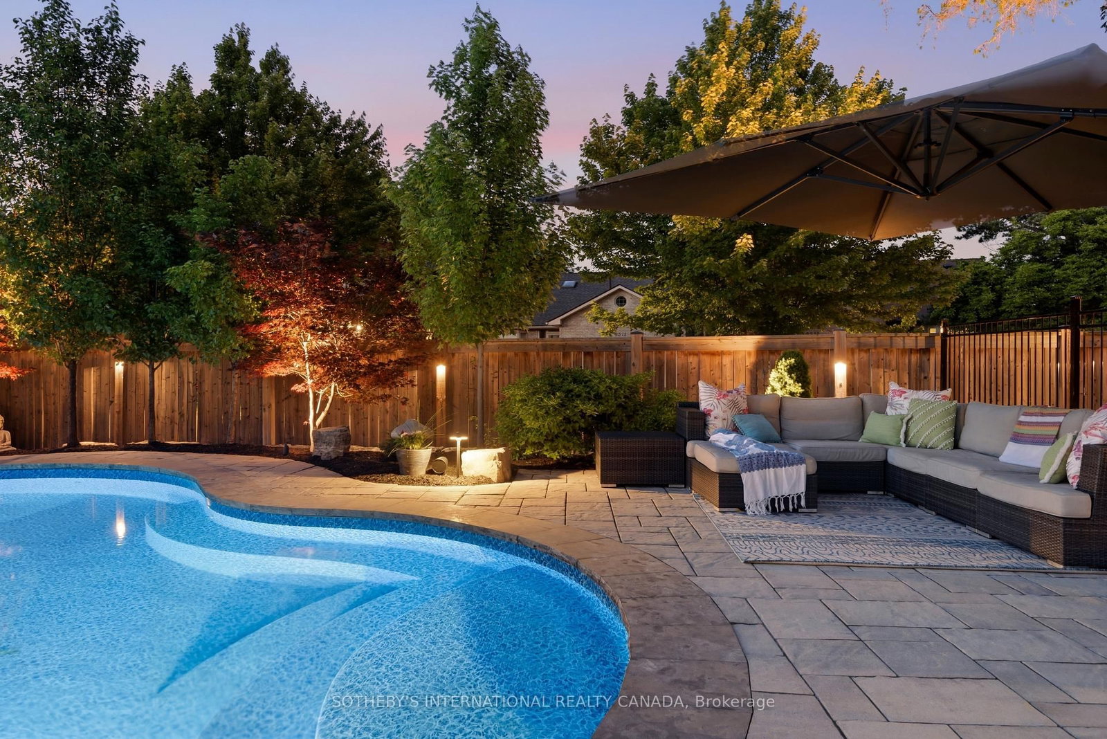 2171 Devlin Drive • Burlington, ON photo 44