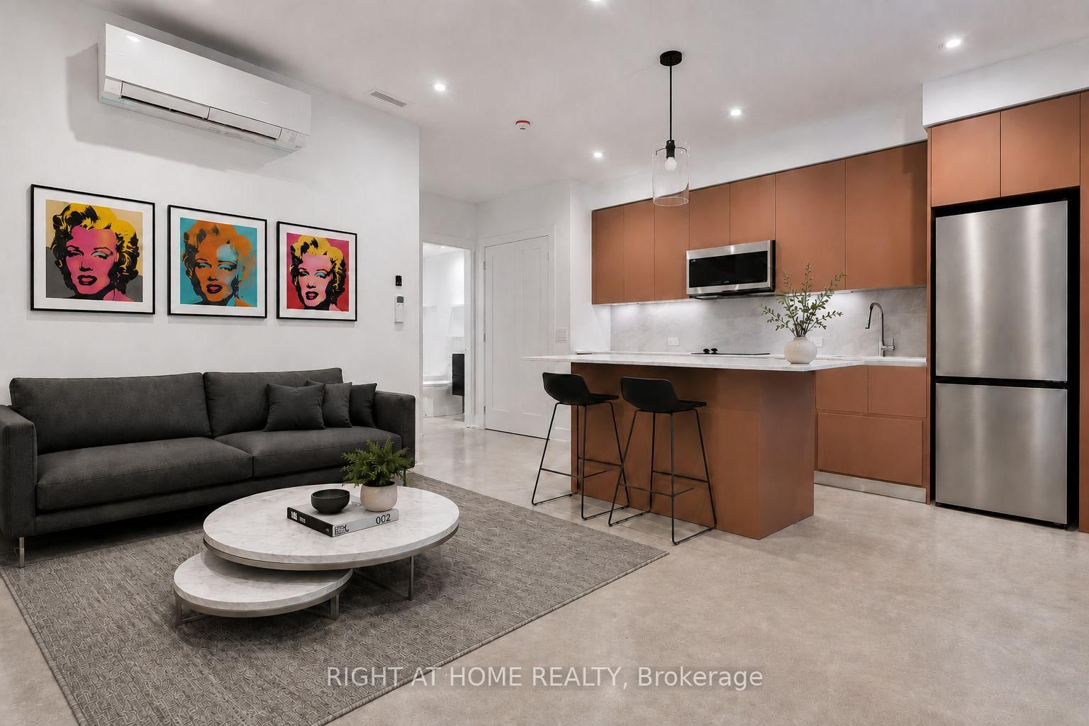 4-266 Indian Grove, Toronto, ON, photo 2