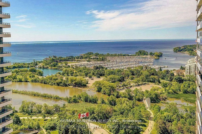 home for lease on 2501-33 Shore Breeze Drive