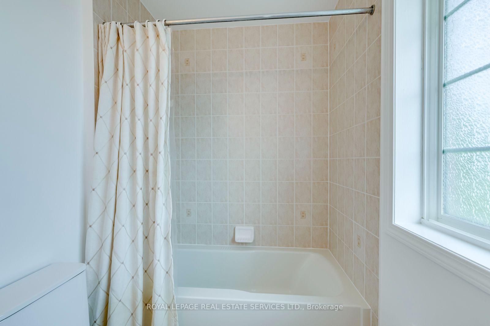 916 McNair Circle • Milton, ON photo 38