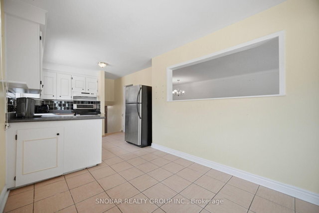 1228 Shamir Crescent