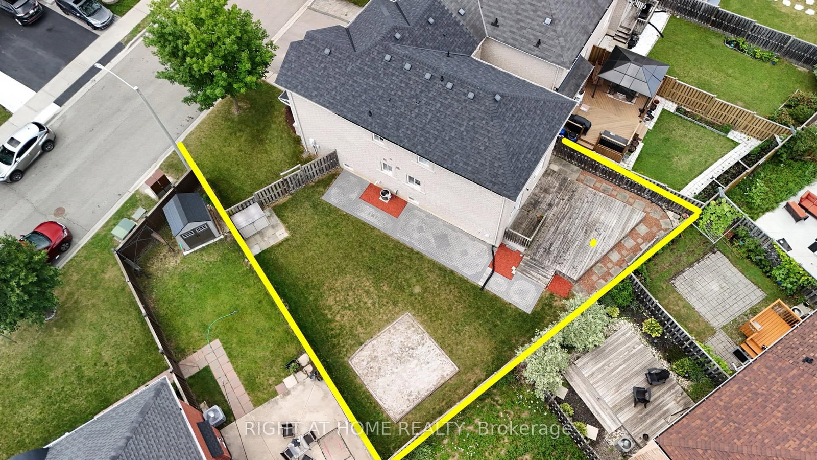11 Olivett Lane • Brampton, ON photo 1