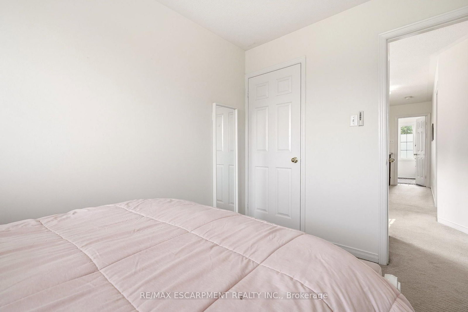 5116 Silvercreek Drive • Burlington, ON photo 31