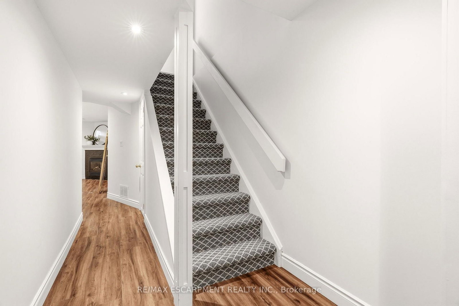 5116 Silvercreek Drive • Burlington, ON photo 33