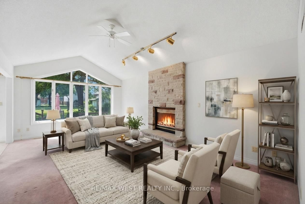88 Riverdale Drive • Toronto, ON photo 2