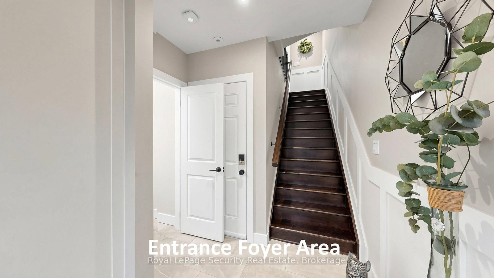 1830 E Burnhamthorpe Road • Mississauga, ON photo 4