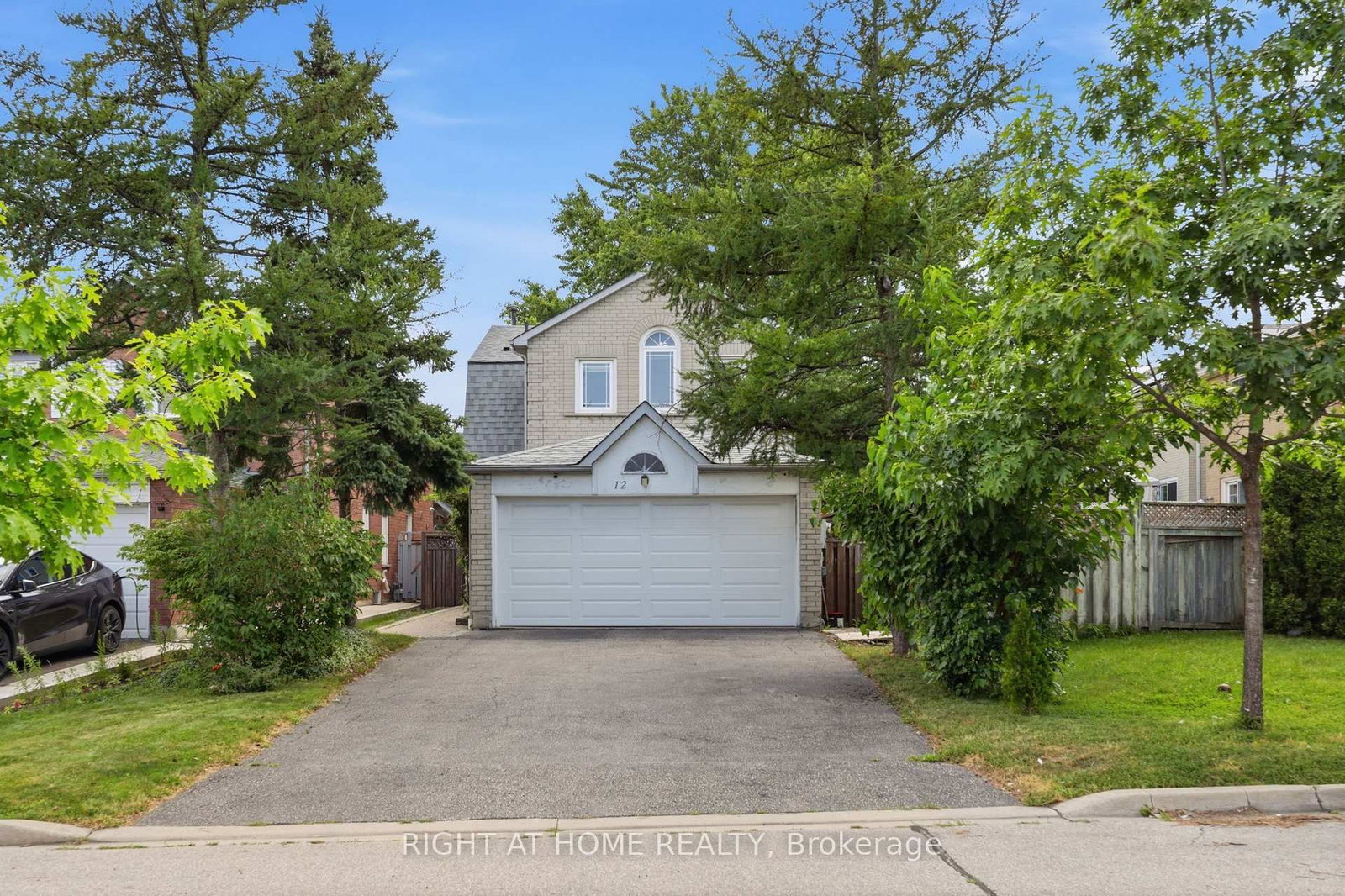 Detached House for sale at 12 Newman Court, Brampton, Ontario, L6S 5T1 - Westgate - MLS: W13588742