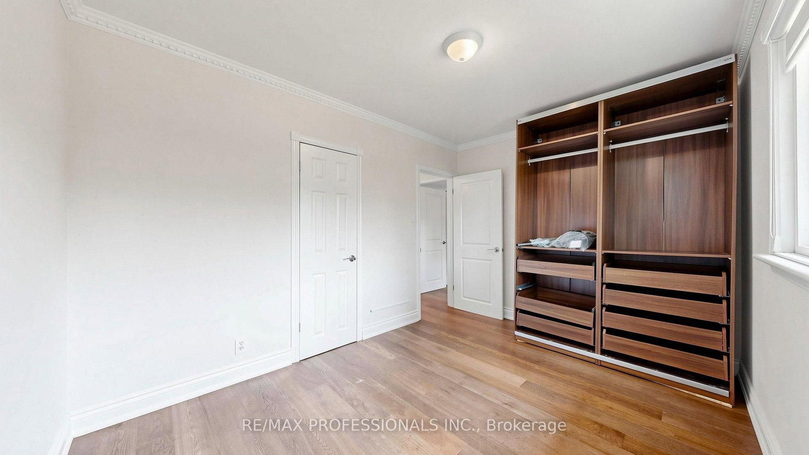 32 Sellmar Road • Toronto, ON photo 13