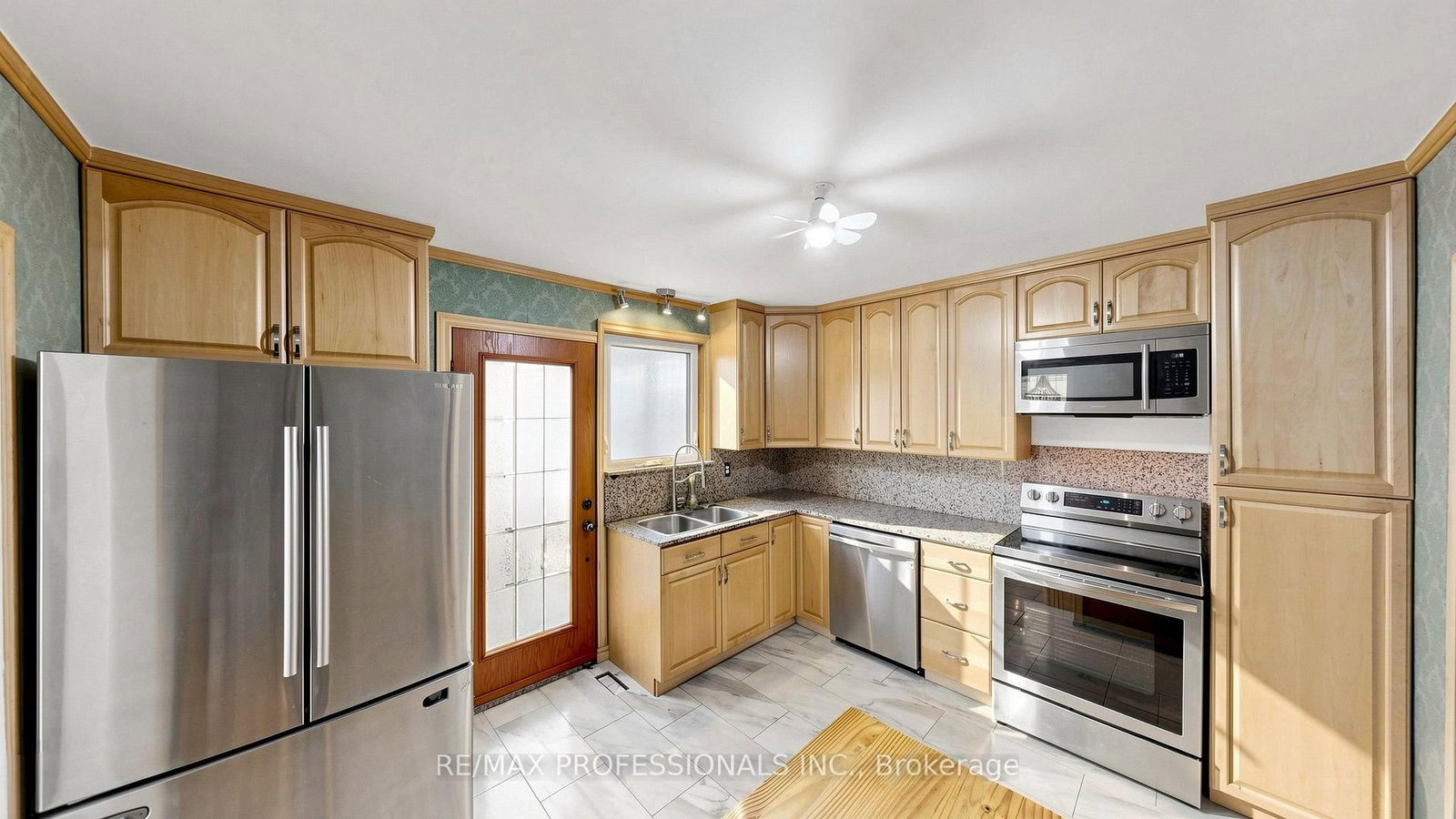 32 Sellmar Road • Toronto, ON photo 9