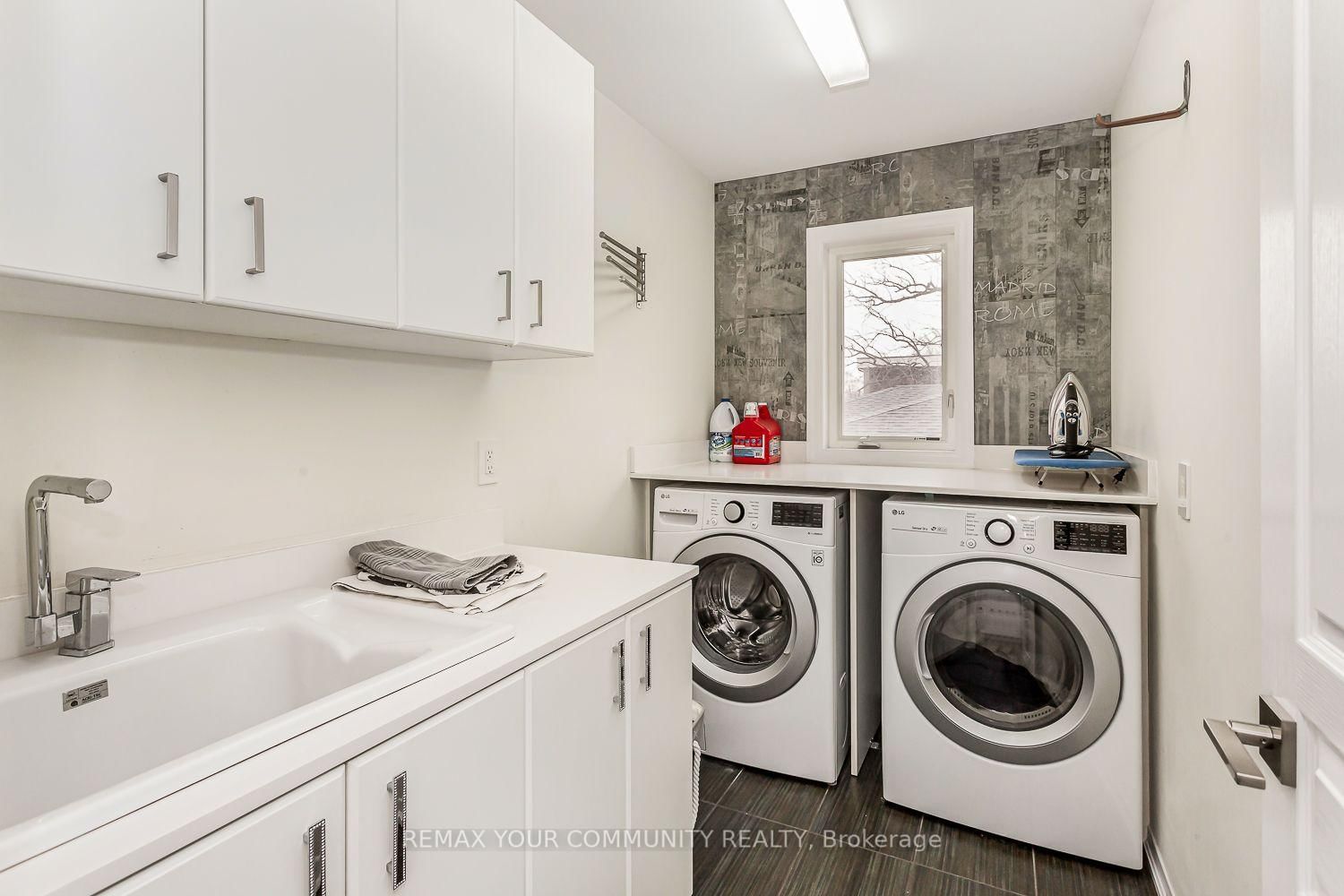 338 Woodale Avenue • Oakville, ON photo 16