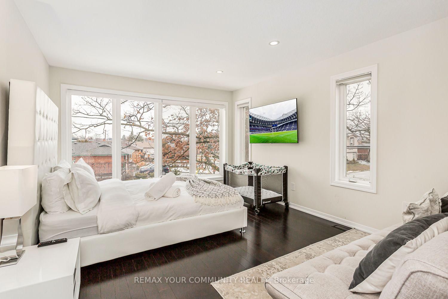 338 Woodale Avenue • Oakville, ON photo 18