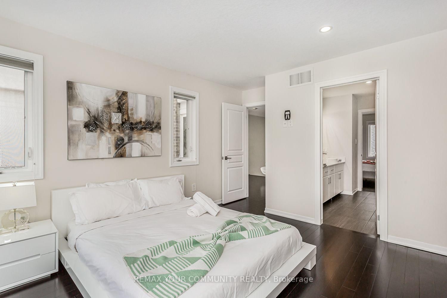 338 Woodale Avenue • Oakville, ON photo 29