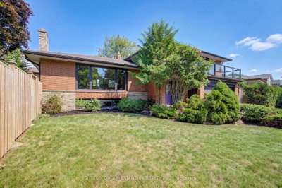 3456 Riverspray Crescent • Mississauga, ON photo 2