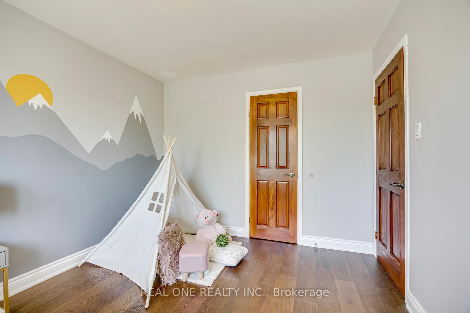 32 Roslo Court • Oakville, ON photo 28