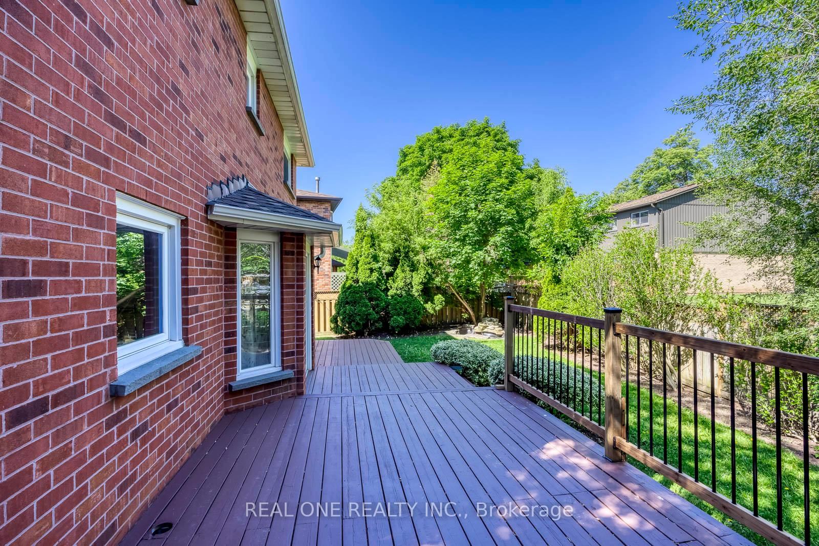 32 Roslo Court • Oakville, ON photo 46