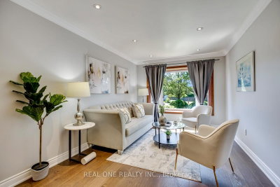 32 Roslo Court • Oakville, ON photo 6