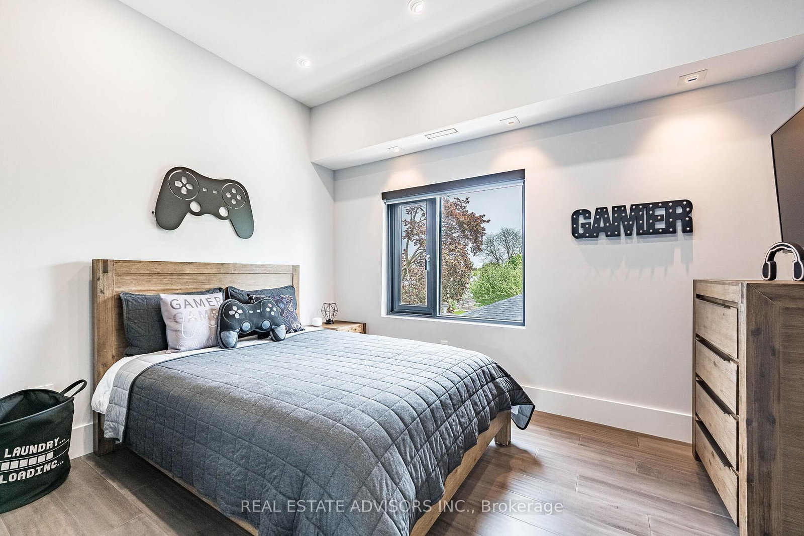 50 E Beckwith Road • Toronto, ON photo 23